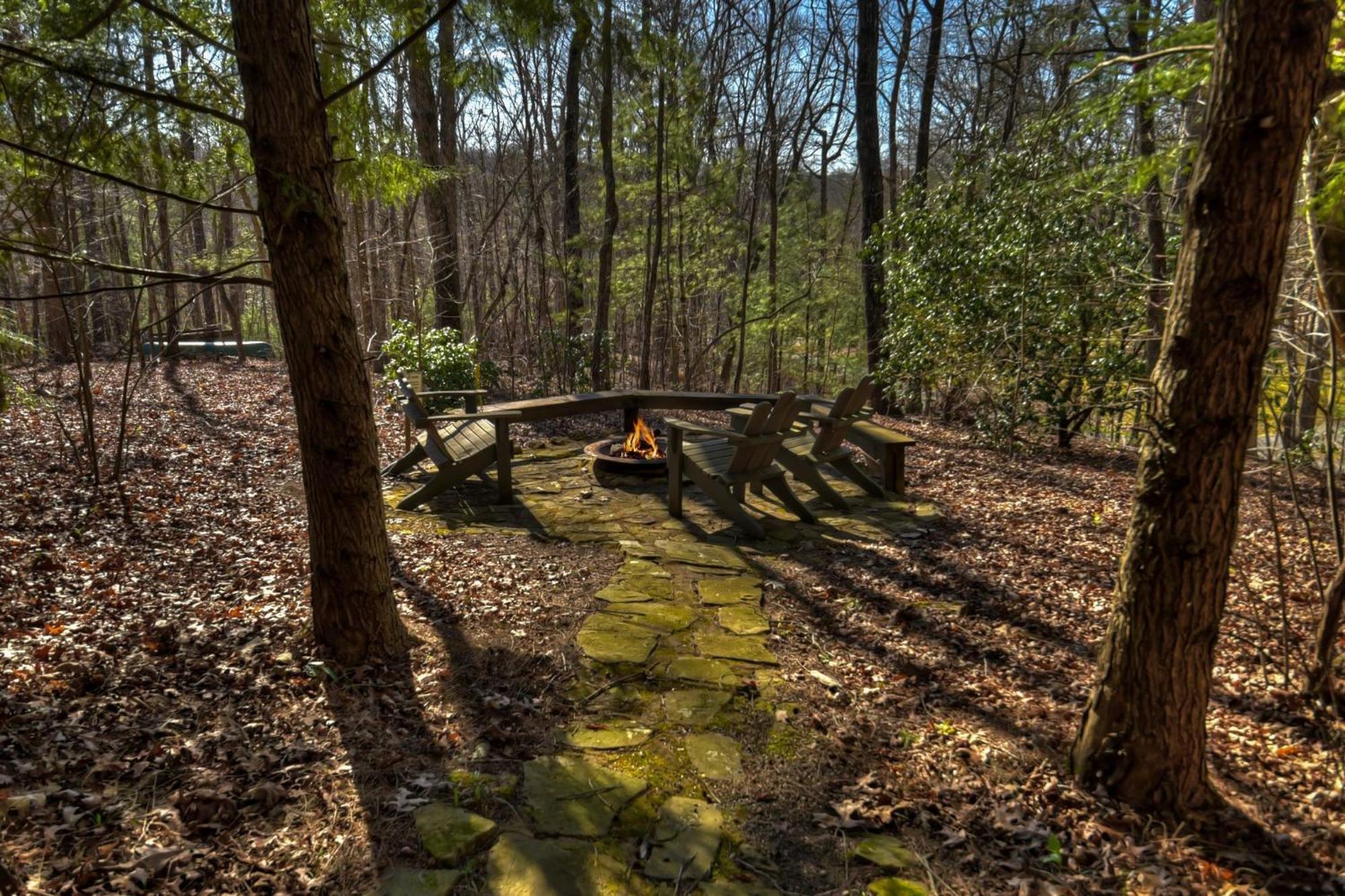 Southern Living Cottage Cozy Up By The Fire Relax On The Porch And Enjoy Peaceful Surroundings Blue Ridge Exterior foto